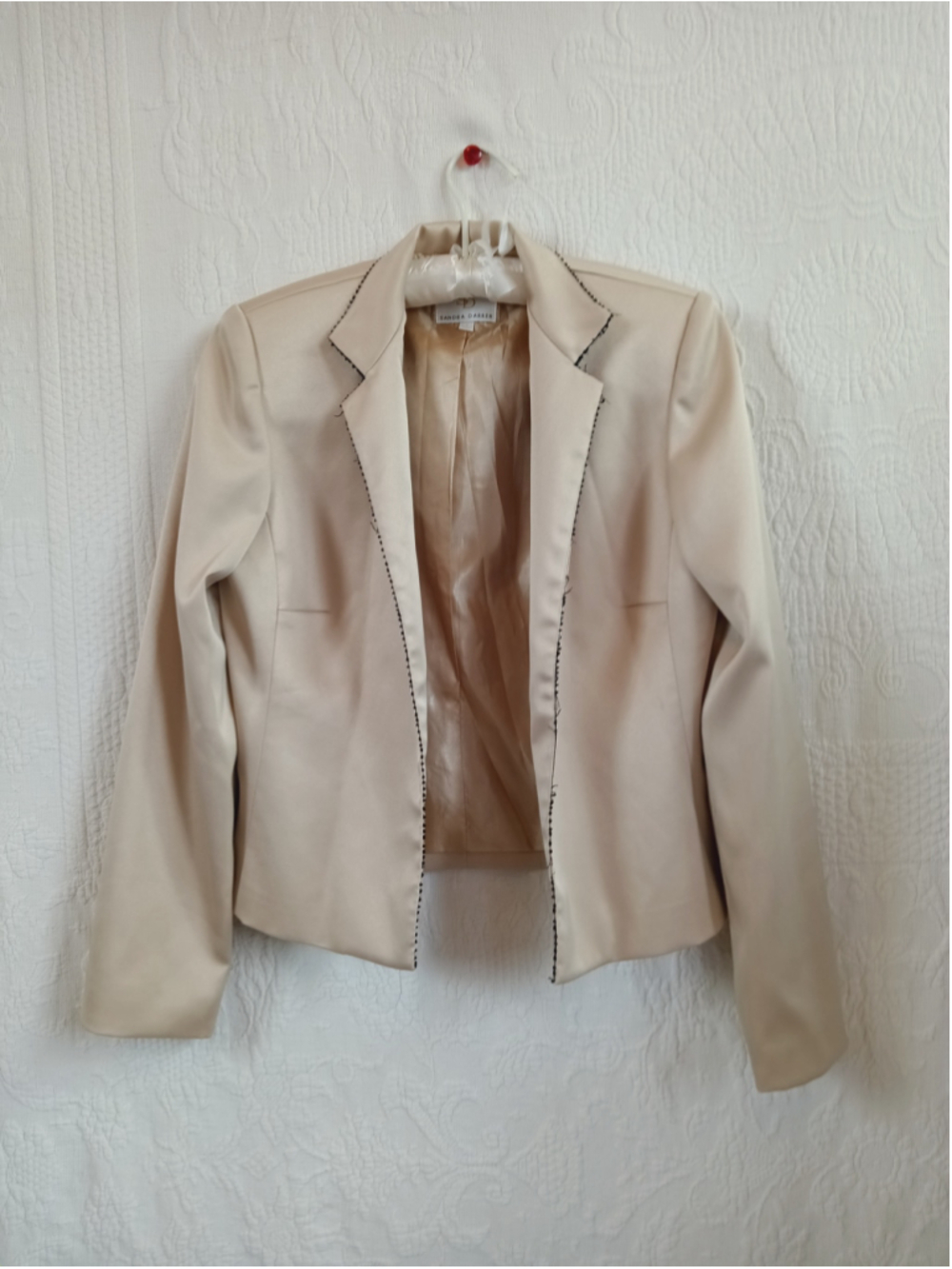 90s Sandra Darren Satin Blazer Size 8 Beige Black Trim Jacket Elegant Neutral - Picture 11 of 11